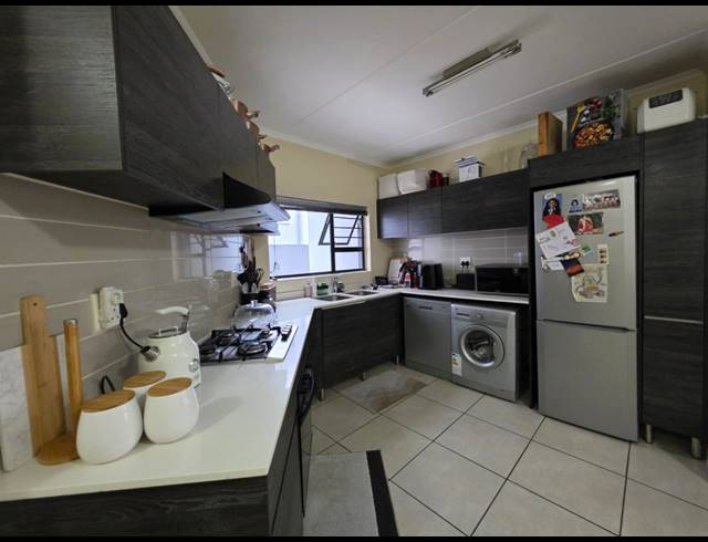 3 BEDROOM APARTMENT FOR SALE IN MODDERFONTEIN
